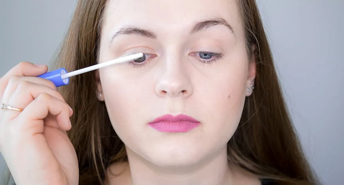 Jak wzmocnić rzęsy? Skuteczne metody na długie i zdrowe rzęsy